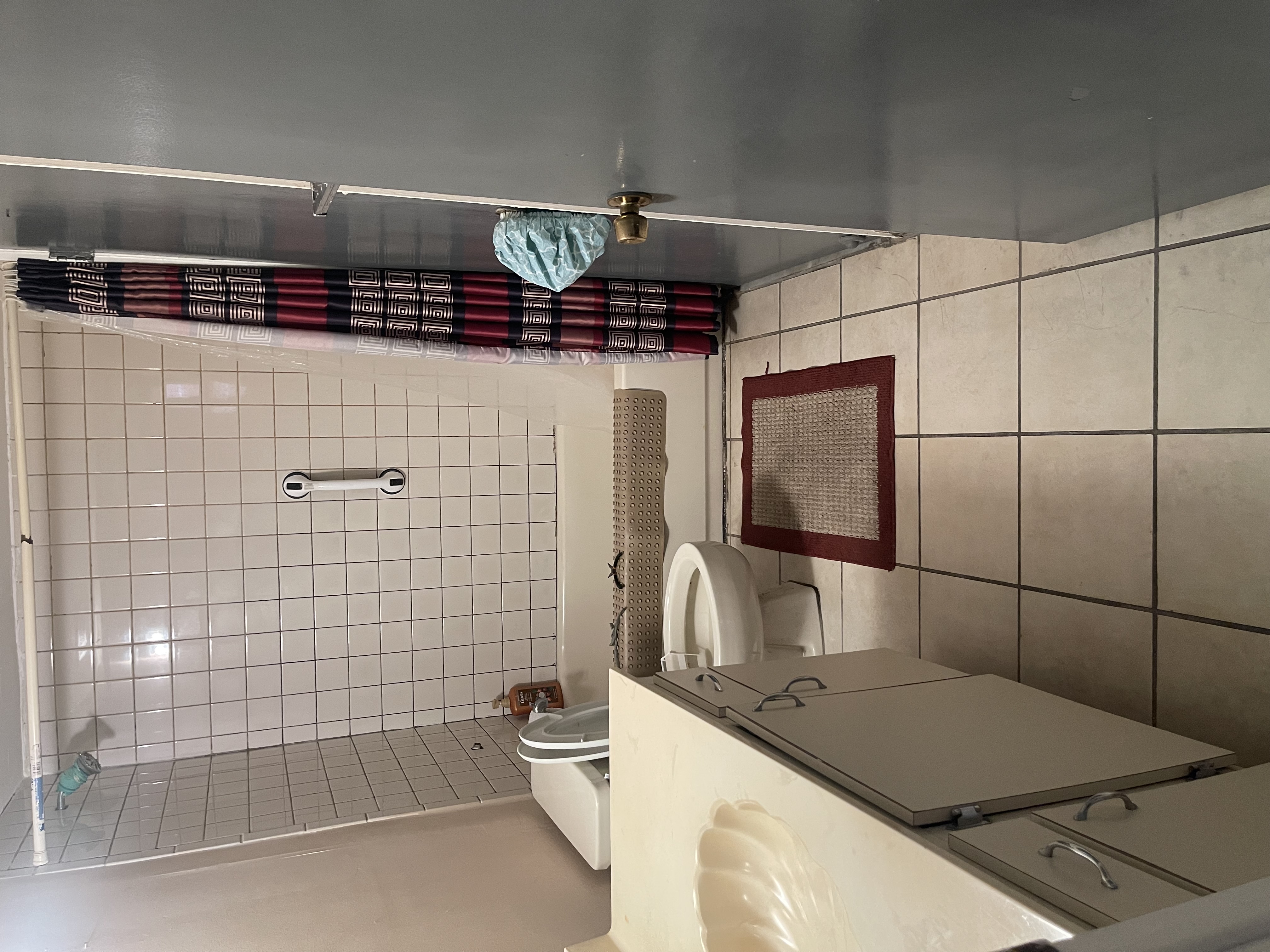 Bathroom before renovation